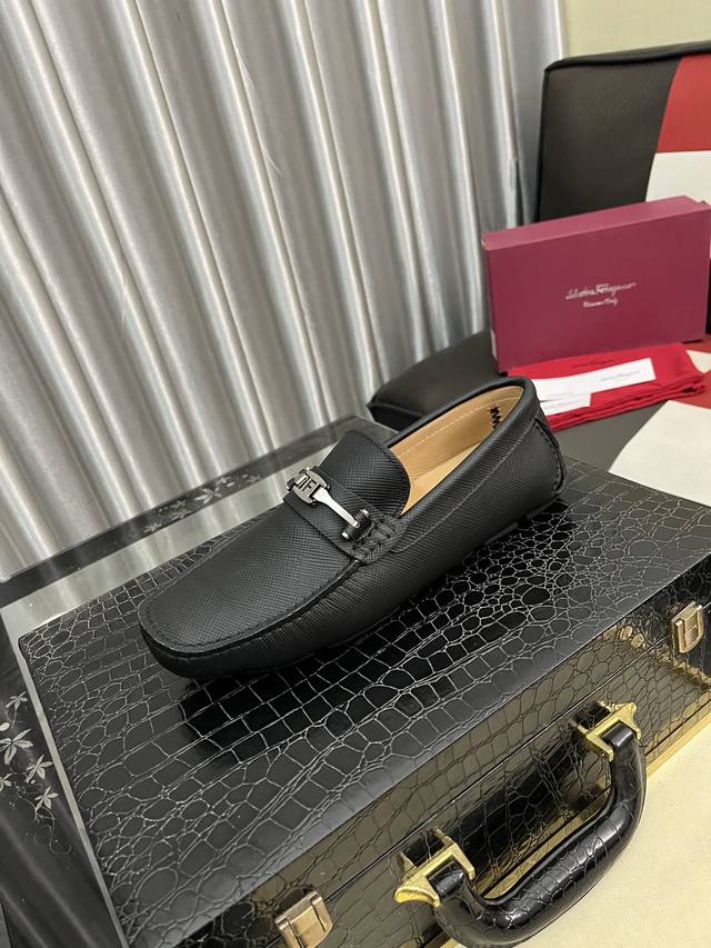Factory Price: Ferragamo New Style Loafers, 1:1 Replica Quality from Official St