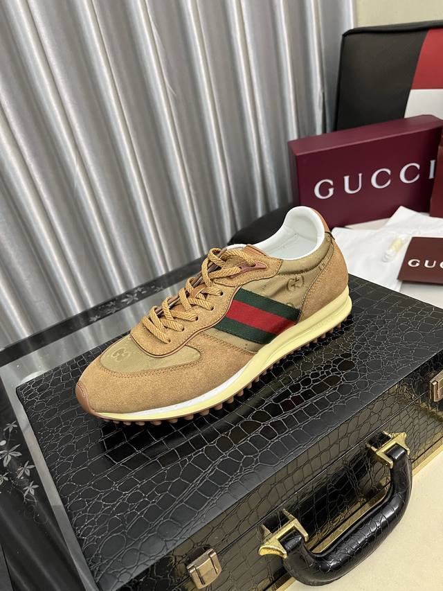 Factory Price: Gucci men's casual shoes are an absolute must-have for trendy men