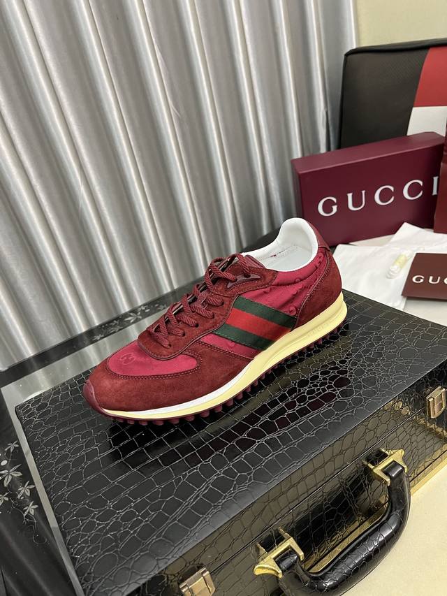 Factory Price: Gucci men's casual shoes are an absolute must-have for trendy men