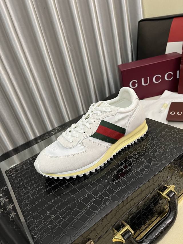Factory Price: Gucci men's casual shoes are an absolute must-have for trendy men