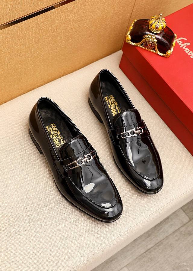 Product Brand: Ferragamo Casual Leather Shoes True to Size: 38-44, 45 (Custom Ma