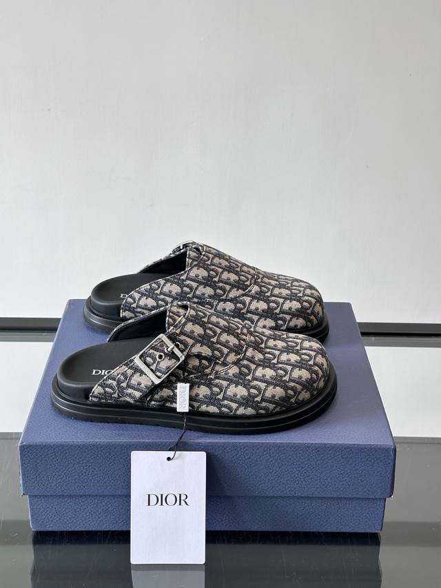 Top-tier reseller of Dior's trendy, street-style slippers, identical to those in