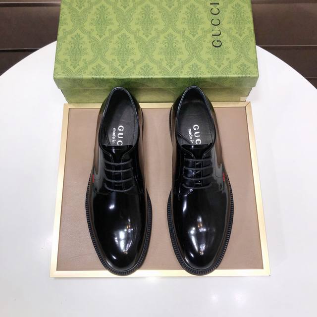 Factory direct wholesale of Gucci, Italy's top luxury men's shoe giant. New arri