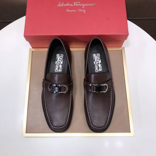 Factory direct wholesale Ferragamo high-end cowhide new Ferragamo* top version c