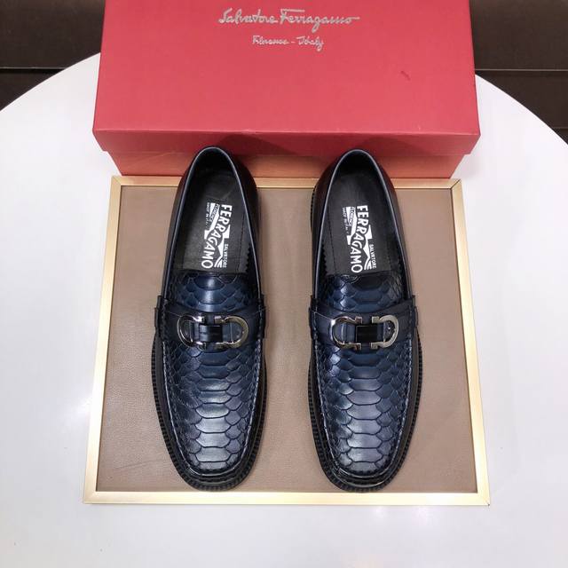 Factory direct wholesale Ferragamo high-end cowhide new Ferragamo* top version c