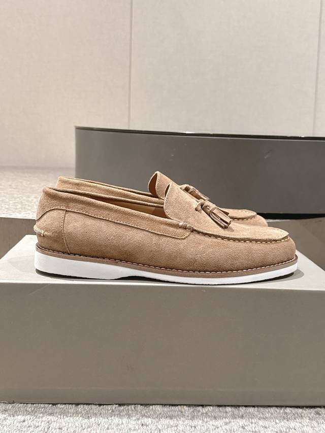 Bc Size: 39-44, 38, 45, 46, 47 (custom sizes available) 2025 Brunello Cucinelli