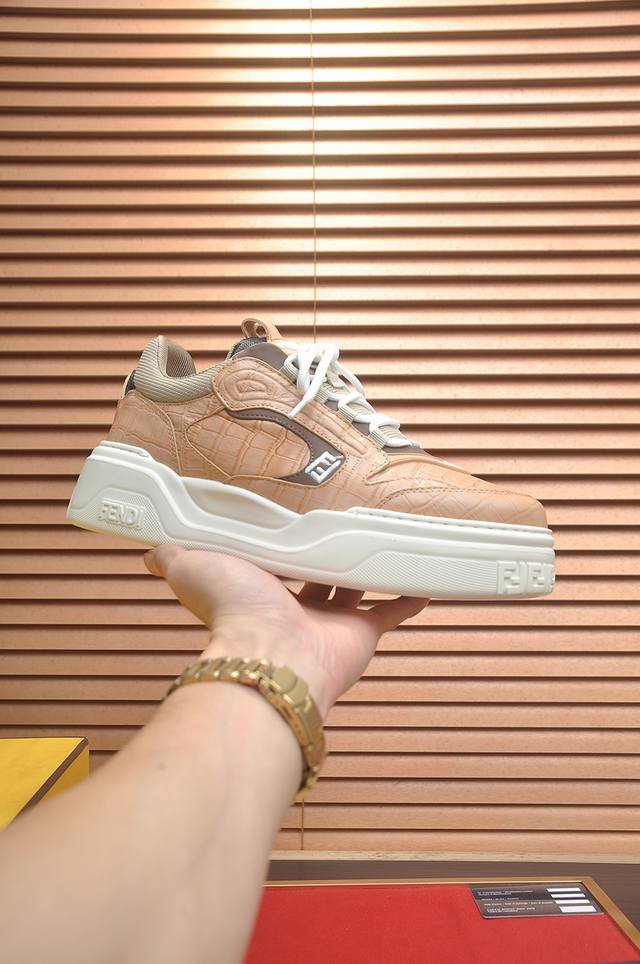 Factory Price P Fendi's latest casual sneakers, a popular choice among celebriti