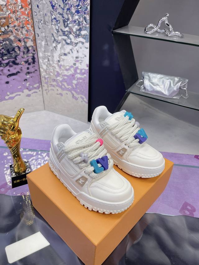 Factory Price: High-quality LV chubby couple's shoes, compare prices from multip