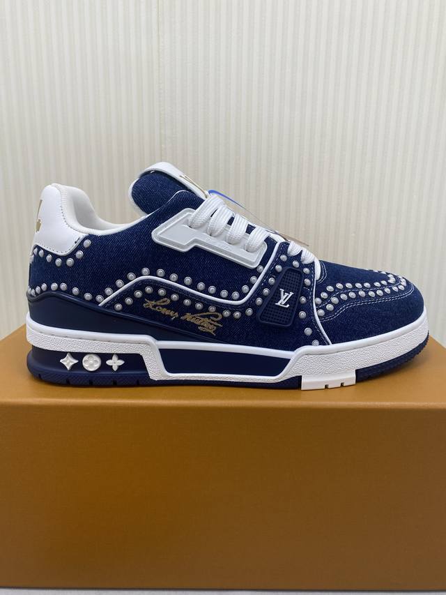Louis Vuitton's hottest item! Trainer sneakers, a must-have for everyone, you wo