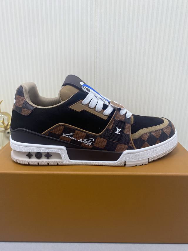 Louis Vuitton's hottest item! Trainer sneakers, a must-have for everyone, you wo