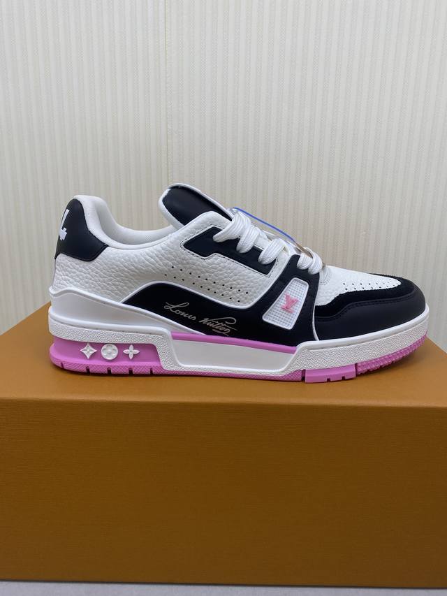 Louis Vuitton's hottest item! Trainer sneakers, a must-have for everyone, you wo
