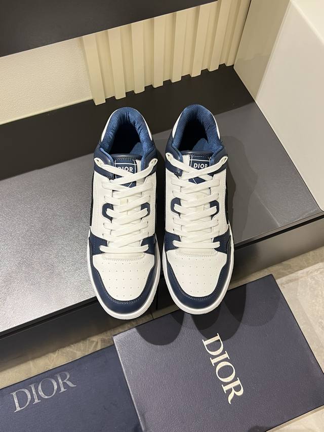 Dio* Mid-top B27 Casual Sneakers. This B27 high-top sneaker is a new addition to Dio* Mid-top B27 Casual Sneakers. This B27 high-top sneaker is a new addition to