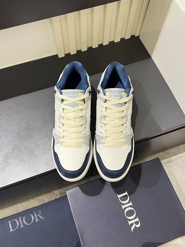 Dio* Mid-top B27 Casual Sneakers. This B27 high-top sneaker is a new addition to Dio* Mid-top B27 Casual Sneakers. This B27 high-top sneaker is a new addition to