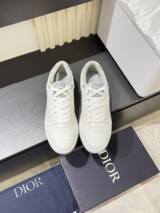 Dio* Mid-top B27 Casual Sneakers. This B27 high-top sneaker is a new addition to Dio* Mid-top B27 Casual Sneakers. This B27 high-top sneaker is a new addition to