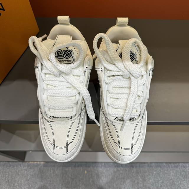 Sizes 38-45 L*Skate Sneakers - Thick-soled lace-up sneakers, made of top-grain c