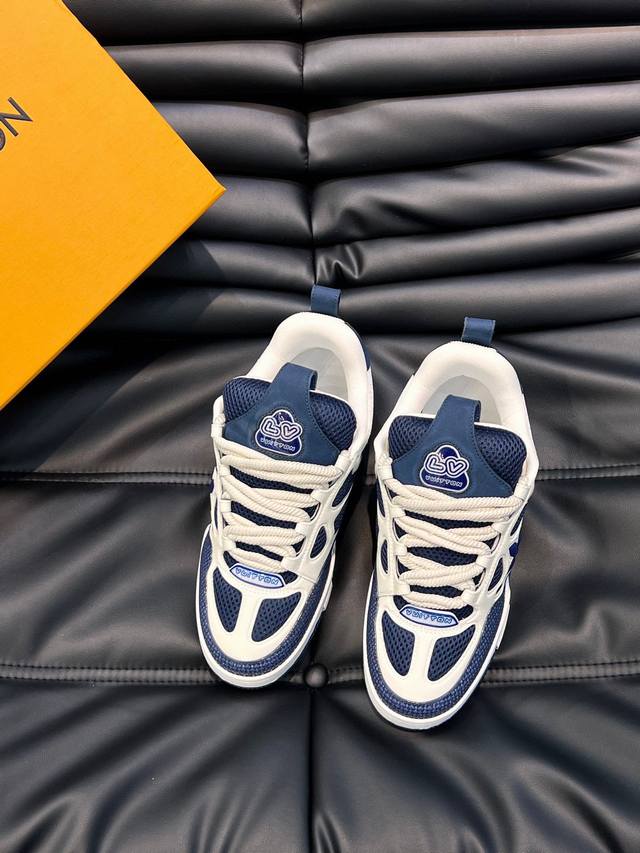 Sizes 38-45 L*Skate Sneakers - Thick-soled lace-up sneakers, made of top-grain c