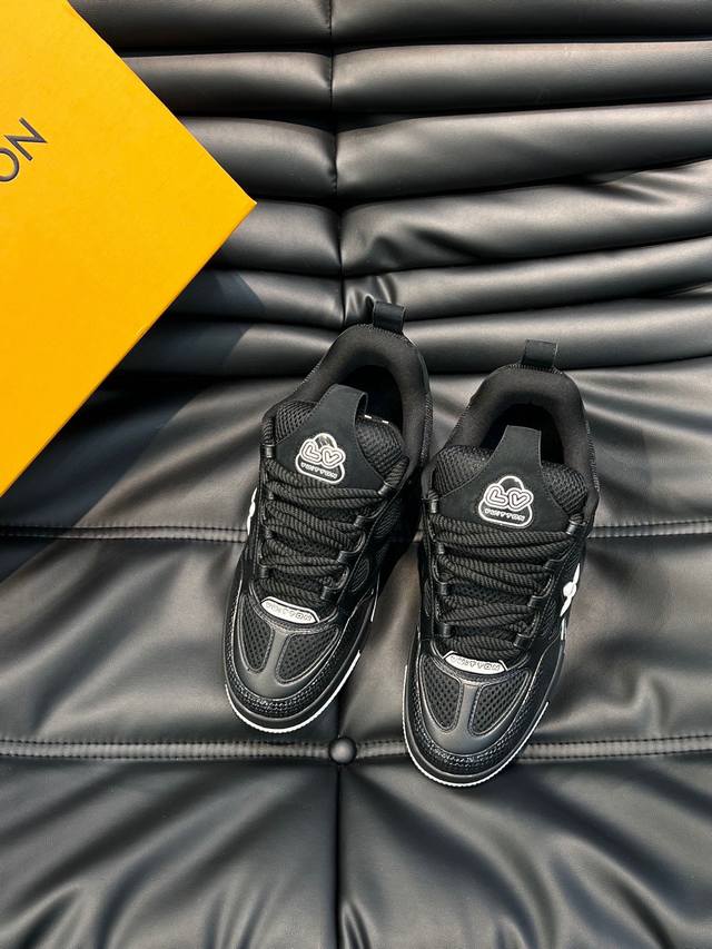 Sizes 38-45 L*Skate Sneakers - Thick-soled lace-up sneakers, made of top-grain c