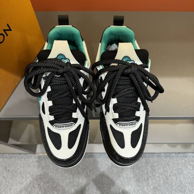 Sizes 38-45 L*Skate Sneakers - Thick-soled lace-up sneakers, made of top-grain c