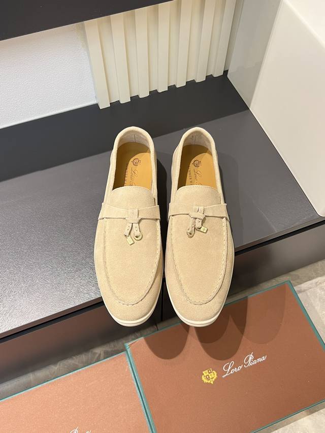 Loro Pian'* Classic LP top-quality British-style flat loafers for couples, a mus