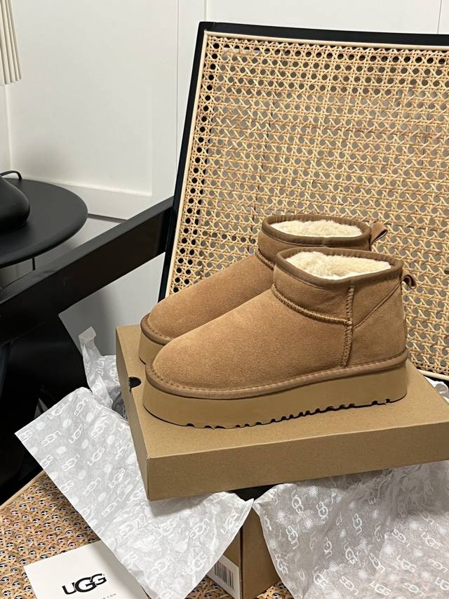 3.5cm platform Ugg winter fur boots, styled in 2630Ss, a classic and incredibly 3.5cm platform Ugg winter fur boots, styled in 2630Ss, a classic and incredibly
