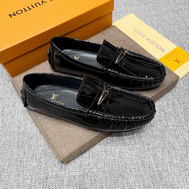 Louis Vuitton official flagship store new arrival, a hot item among Italian supe