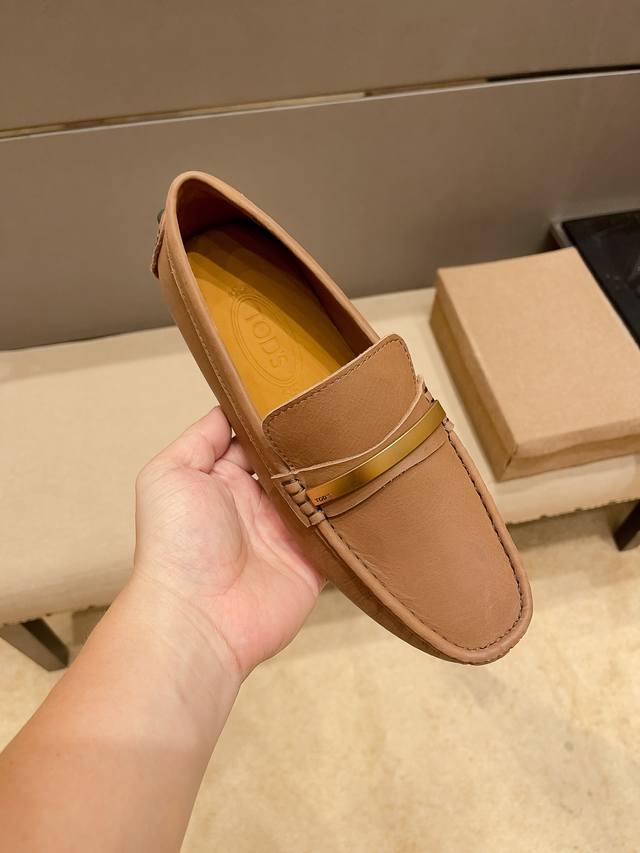This is a high-end, best-selling Tod's official website driving shoe. The upper This is a high-end, best-selling Tod's official website driving shoe. The upper