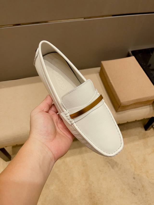 This is a high-end, best-selling Tod's official website driving shoe. The upper This is a high-end, best-selling Tod's official website driving shoe. The upper