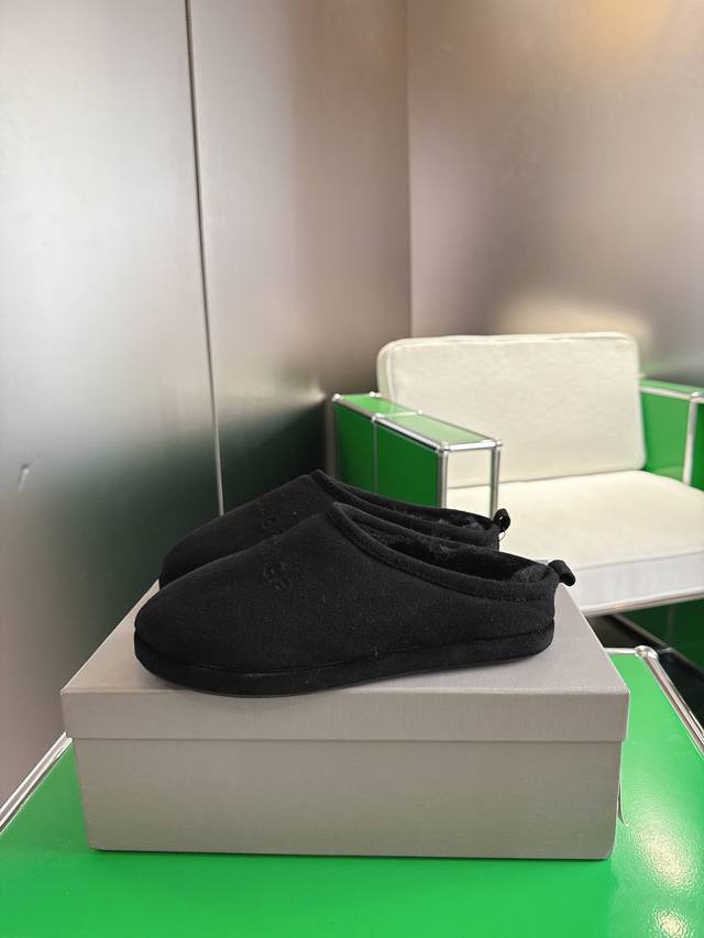 K029 Balenciaga Fall/Winter Newest Thin-Soled Furry Slippers Ddd. A must-have fo