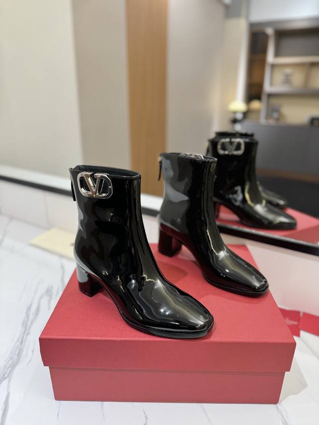 Factory Price: Valentino Garavani Vlogo Type Rosso Red V Logo Boots - Palladium