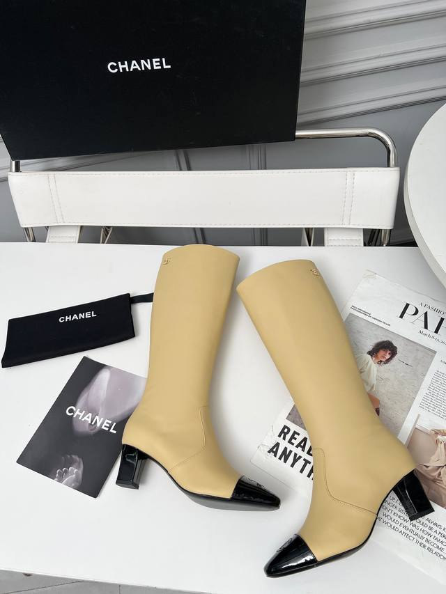 Chanel double C high-heeled fashion boots, material: Chanel-specific cowhide, li