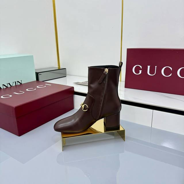 2025 New Gucci Versatile Lace-up Martin Boots Heel Height: 5cm Material: Top-gra