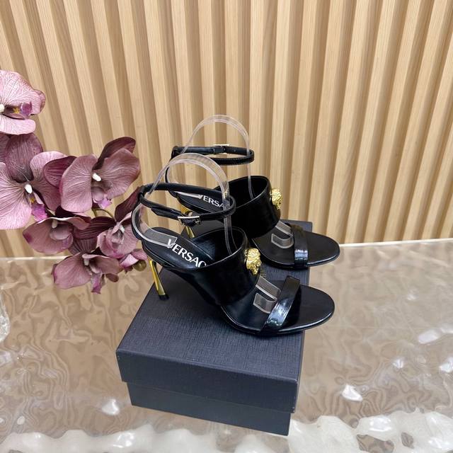 High-quality Versace 2025 Spring/Summer new platform sneakers, available in stor High-quality Versace 2025 Spring/Summer new platform sneakers, available in stor