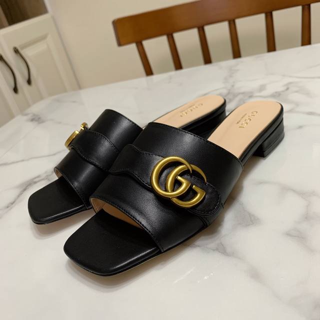 Gucci square-toe chunky-heeled sandals, featuring the classic saddle buckle, con