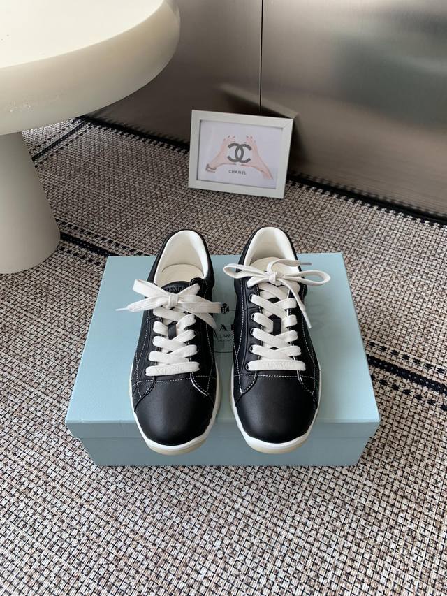 High-quality Prada 25Ss Spring/Summer new German training casual shoes. Exquisit