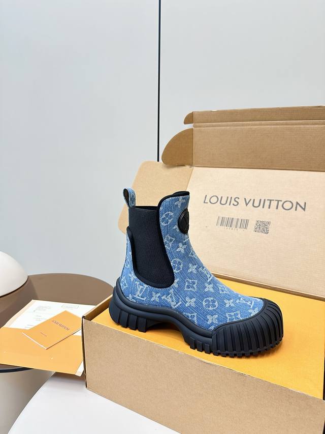 Top-tier luxury packaging Louis Vuitton LV classic Chelsea boots, a must-have fo