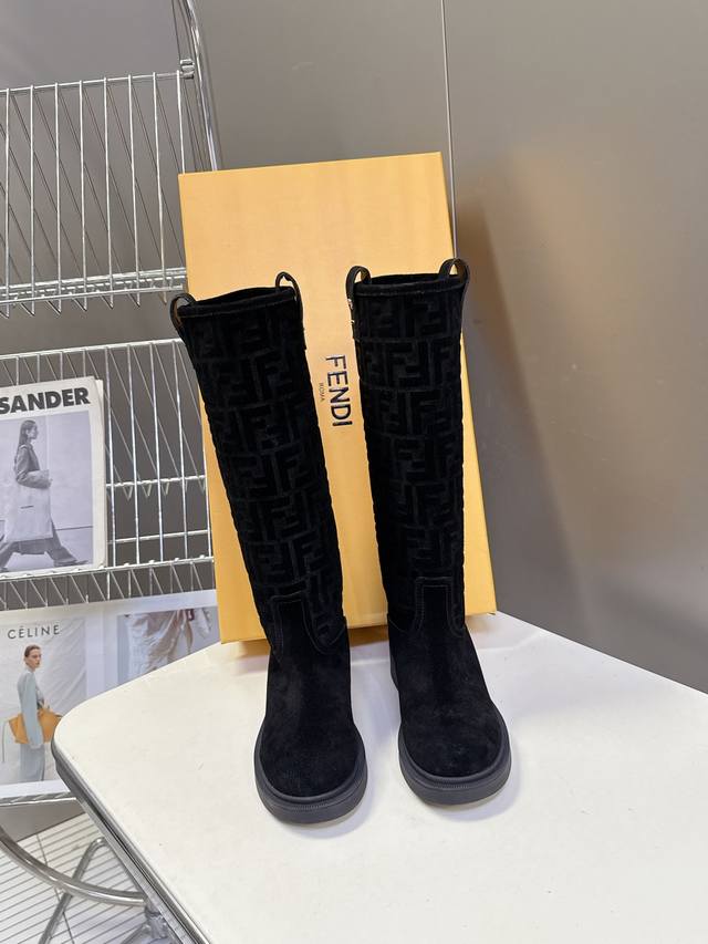Top-tier Fendi Fall/Winter runway main collection boots. Highly recommended by c