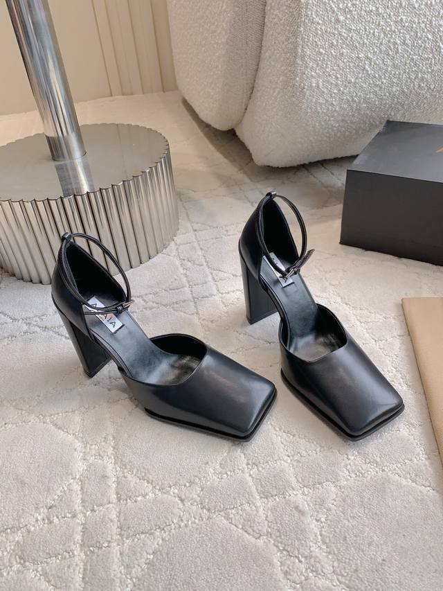 Factory Price P Alaia New Square Toe High Heels, Comfortable and Stylish, Full o