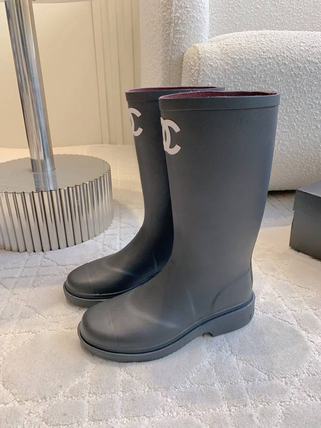 Factory Price P Chanel's hottest classic rain boots! I finally got my hands on a