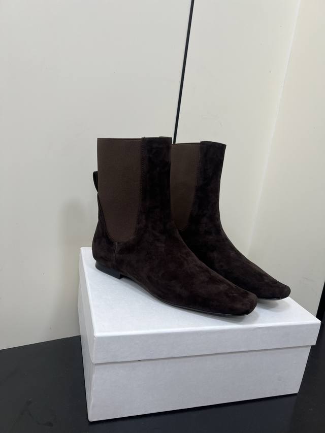 Toteme Autumn/Winter New Square Toe Ankle Boots Toteme has never lost in creatin