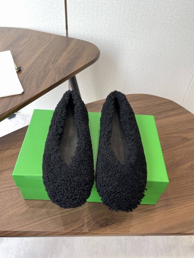 Bv Early Autumn New Furry Shoes So cute, everyone! The comfortable sole is soft,