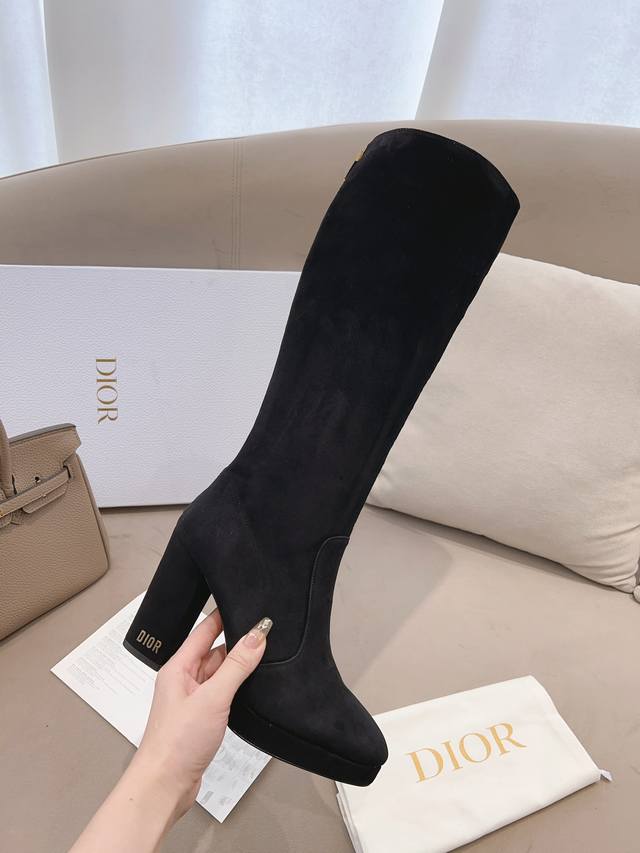 Autumn/Winter New Arrival - Genuine 1:1 Original Design with a Unique Back Zippe