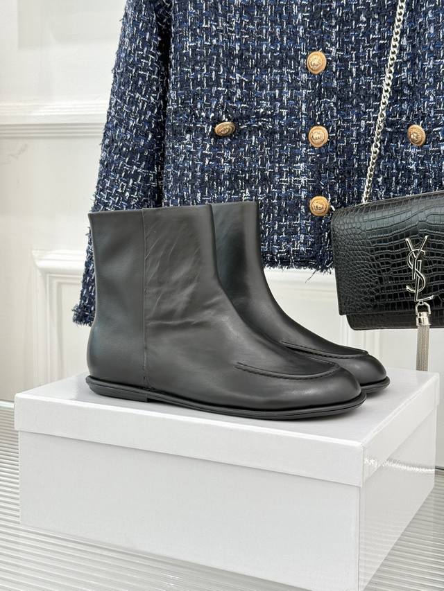 Series Flat Round Toe Ankle Boots Canel series flat shoes, I believe everyone ow