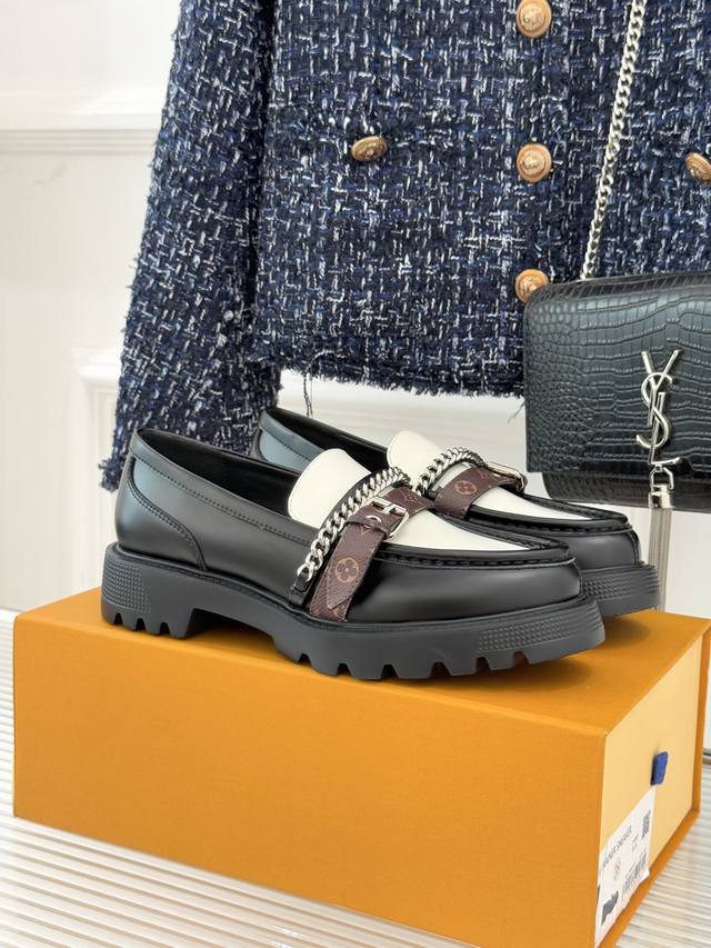 Top-tier Louis Vuitton new arrival Classic monogram leather belt chain platform