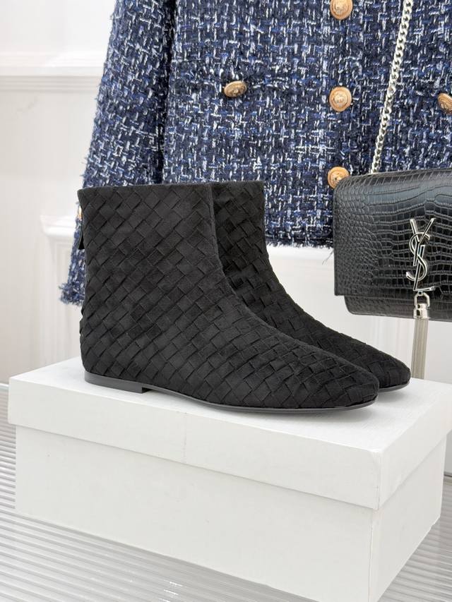 Top-tier version New retro woven back zipper flat ankle boots Made with original