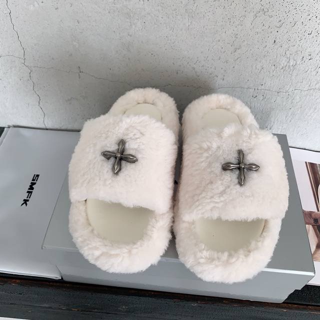 Smfk 2025 Autumn/Winter New Thick-Soled Furry Slippers, Brand New Sm Cross Flowe