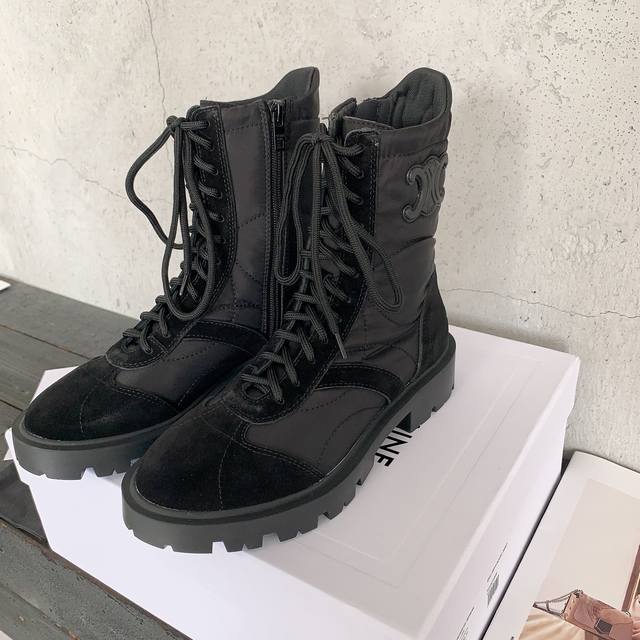 Celin* 2025 Autumn/Winter New Arrival Triumph Martin Boots. Simple, stylish, and