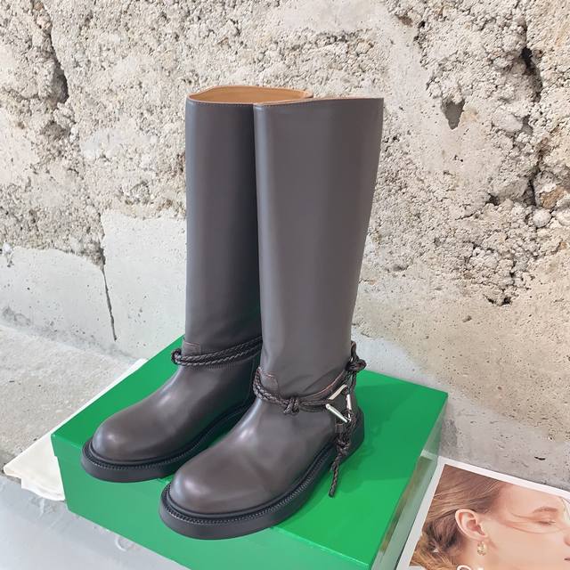 Bottega Venet*2025 Fall/Winter New Riding Boots These riding boots are so cool!