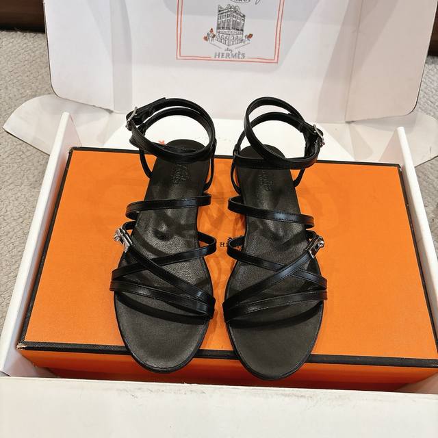 Factory Price P Hermes Lullaby Sandals Series: Stylish, versatile, and super com