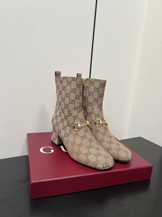 Gucci 25Ss Fall/Winter New Classic Horsebit Ankle Boots The comfortable and vers
