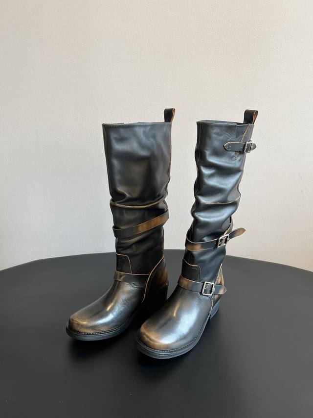 Ice Dus* Autumn/Winter Distressed Rider Boots. These boots feature a combination